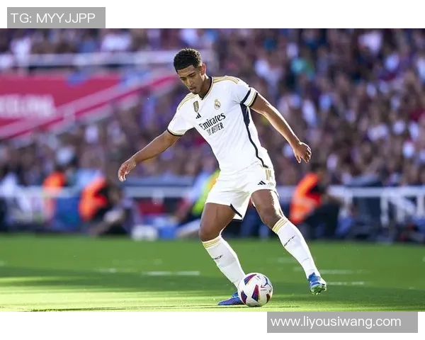 皇马颜值最高球星风采揭秘:魅力与实力兼具的足球天王